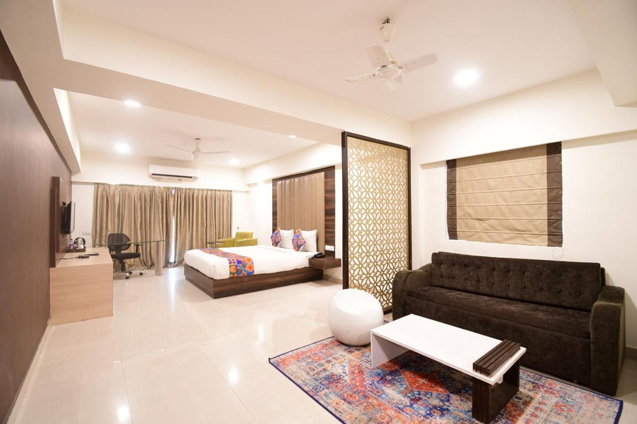 The Xen Suites, Airport Hotel 3*